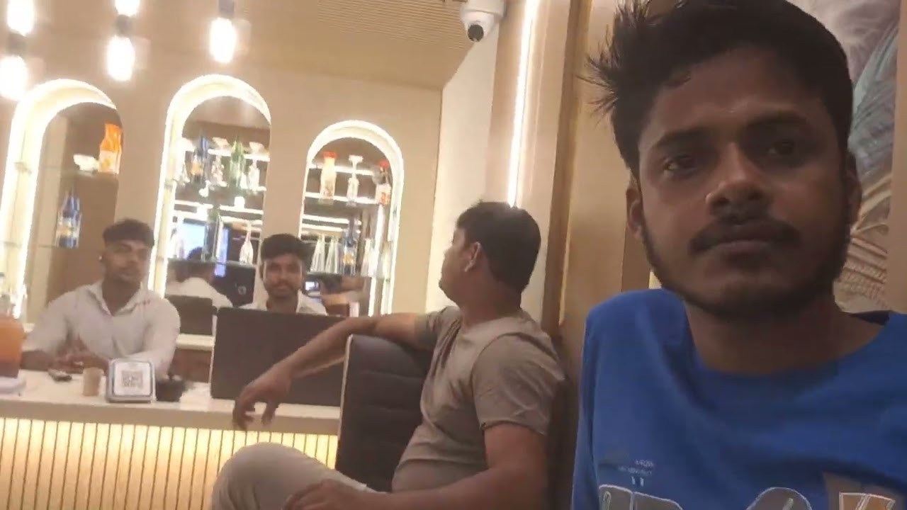 Cafe Mr & mrs// youtube channel kartikdasvlogs//vlogs veido//#kartikdasvlogs #youtube 