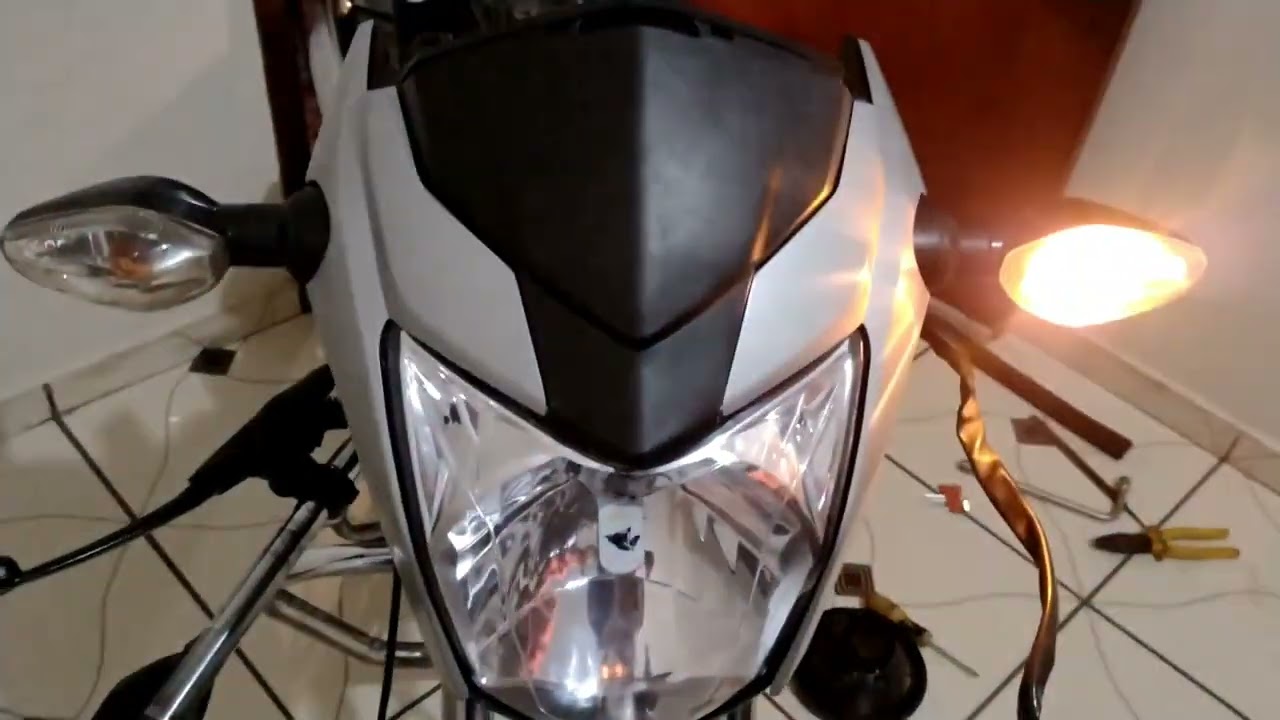Como montar a frente da Titan 160 na Titan 150 carburada ( Jeito mais fácil  )