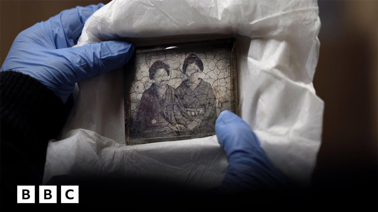 Historic portraits of 1860s Japan found in a box | BBC Global