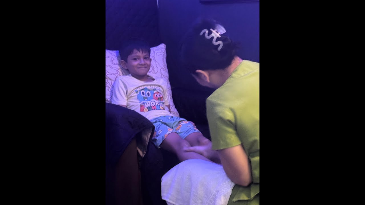 KIDS FOOT MASSAGE
