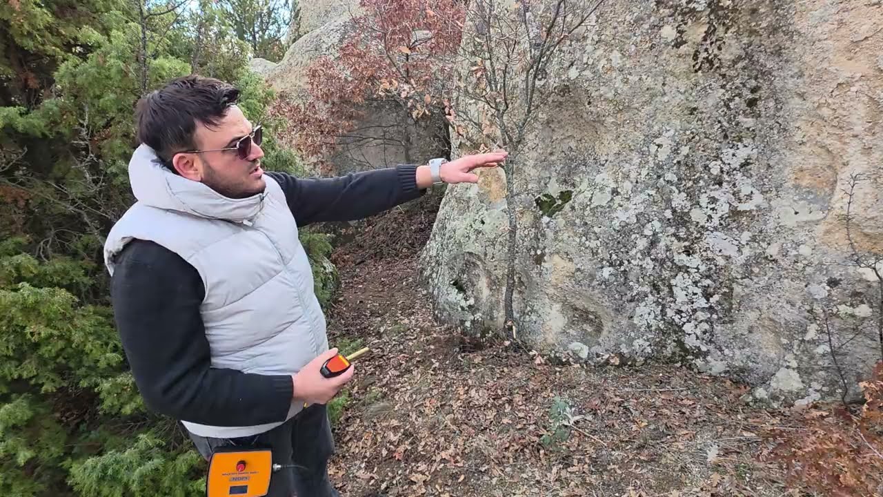 Kaya mezarının kapağını bulduk burayı patlatıcaz 