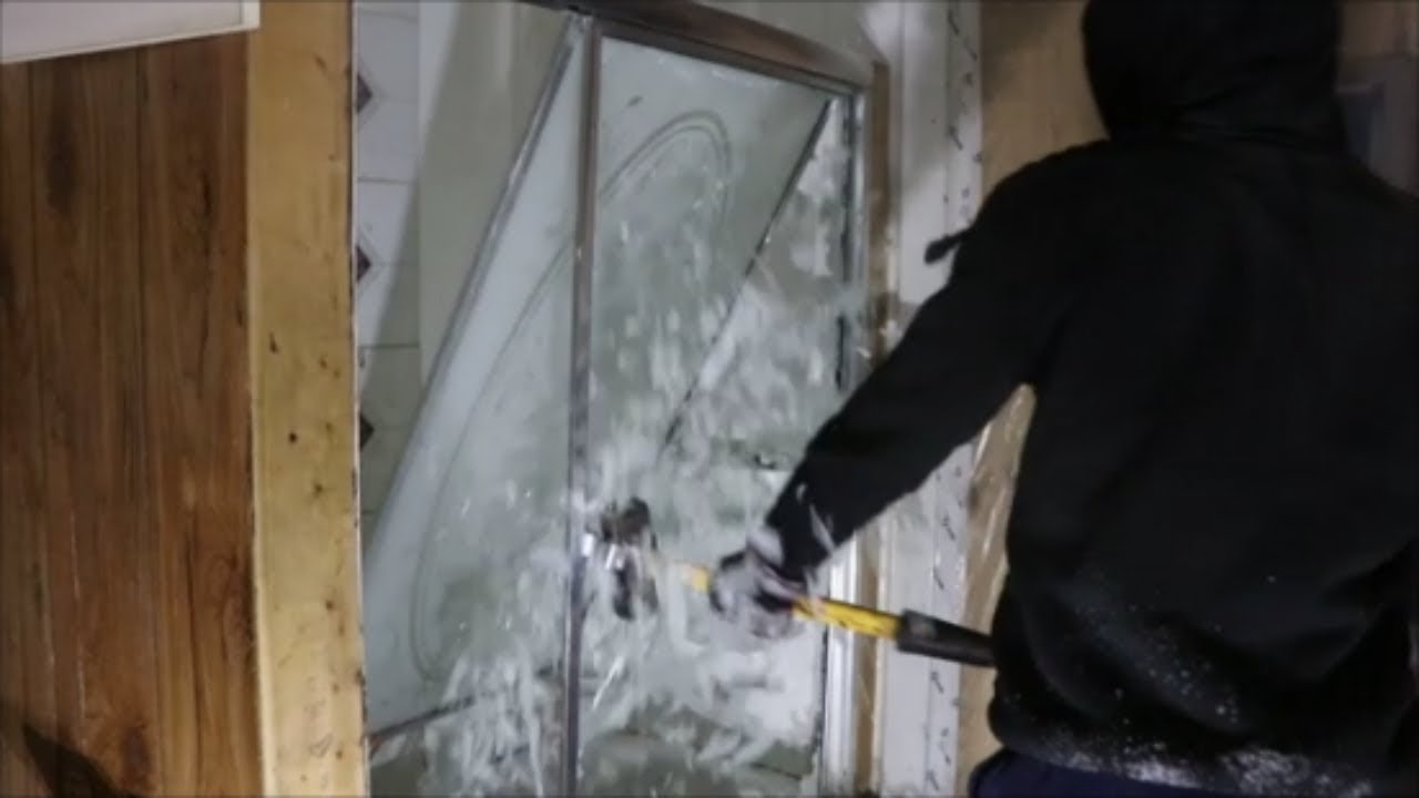 CAUSING TOTAL DAMAGE! Destroying everything inside of the house! Fragile Items! 