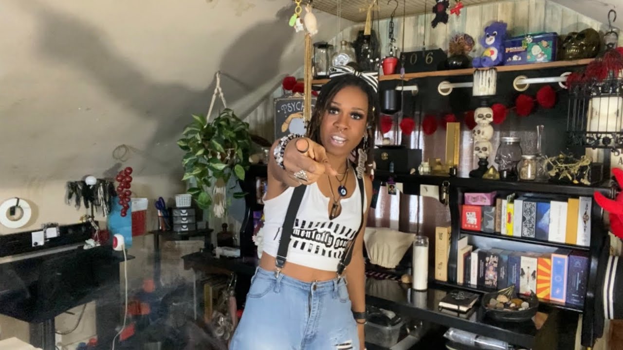 THEY’LL DO ANYTHING STRANGE 4 A PIECE OF CHANGE 🥴🤑 “WHAT WOULD U DO 4 A KLONDIKE BAR?” HEAD AS$ 🫩🙄