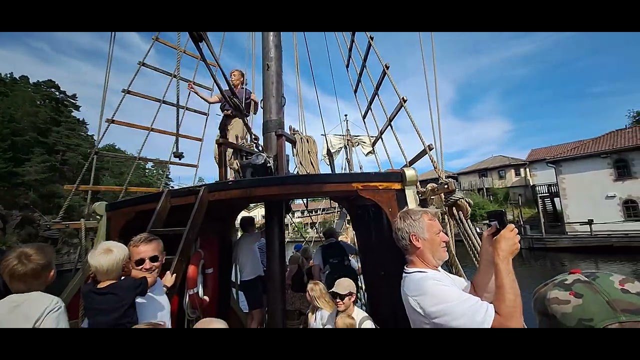 Dyreparken Kristiansand Norway Kaptein Sabeltann Sorte Dame Tour