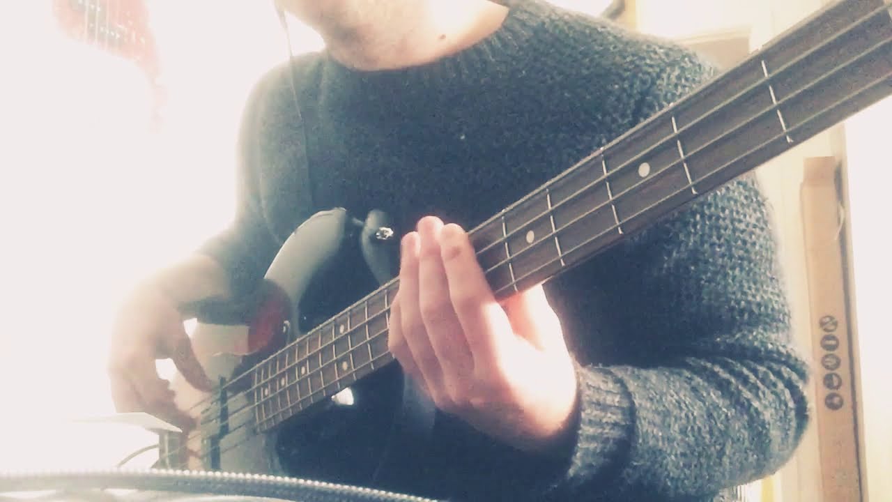 Watching The Detectives - Elvis Costello Bass Cover