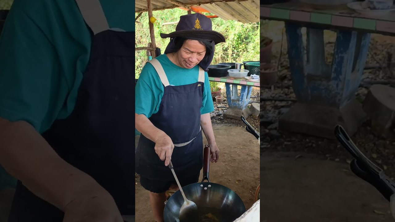 ร้านอาหารบ้านๆชื่อร้านกระเพราสิบล้อ ผัดกระเพราผัดพริกแกงอิ่มจุกแน่นอน