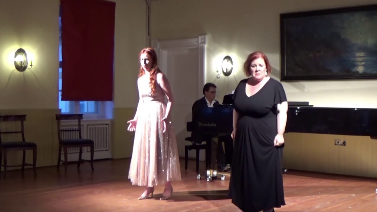 HELENA KÖHNE & MALGORZATA PAWLOWSKA - SUOR ANGELICA