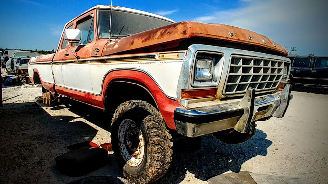 Находка на свалке фермерского грузовика Ford 4x4 F250 Ranger XLT 1979 года выпуска