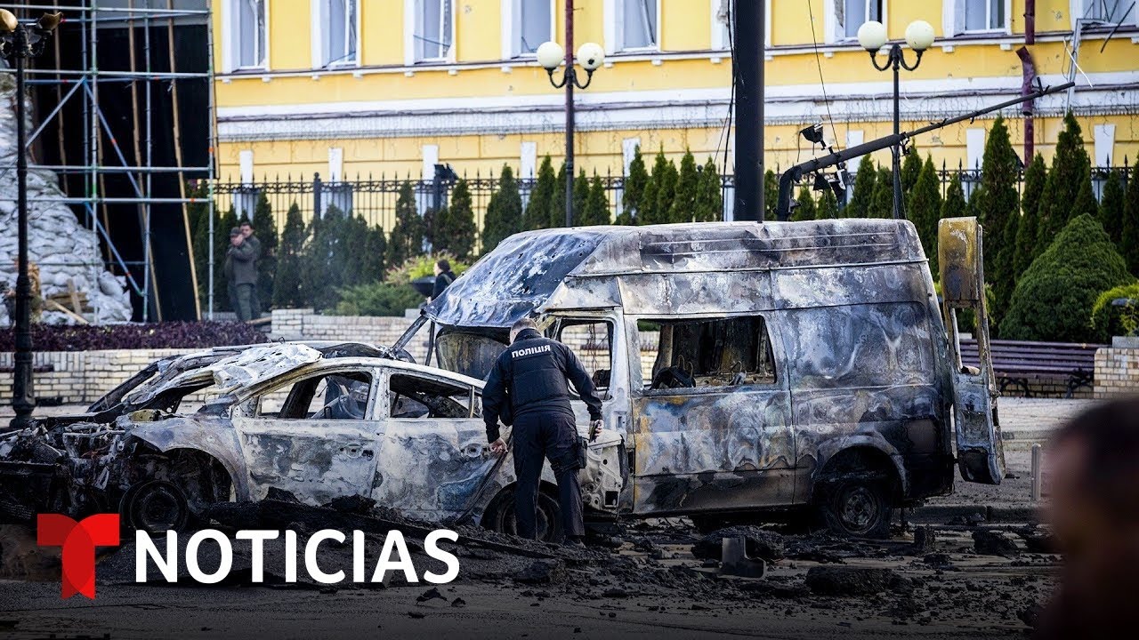 Reportan al menos ocho muertos tras explosiones en Ucrania | Noticias Telemundo