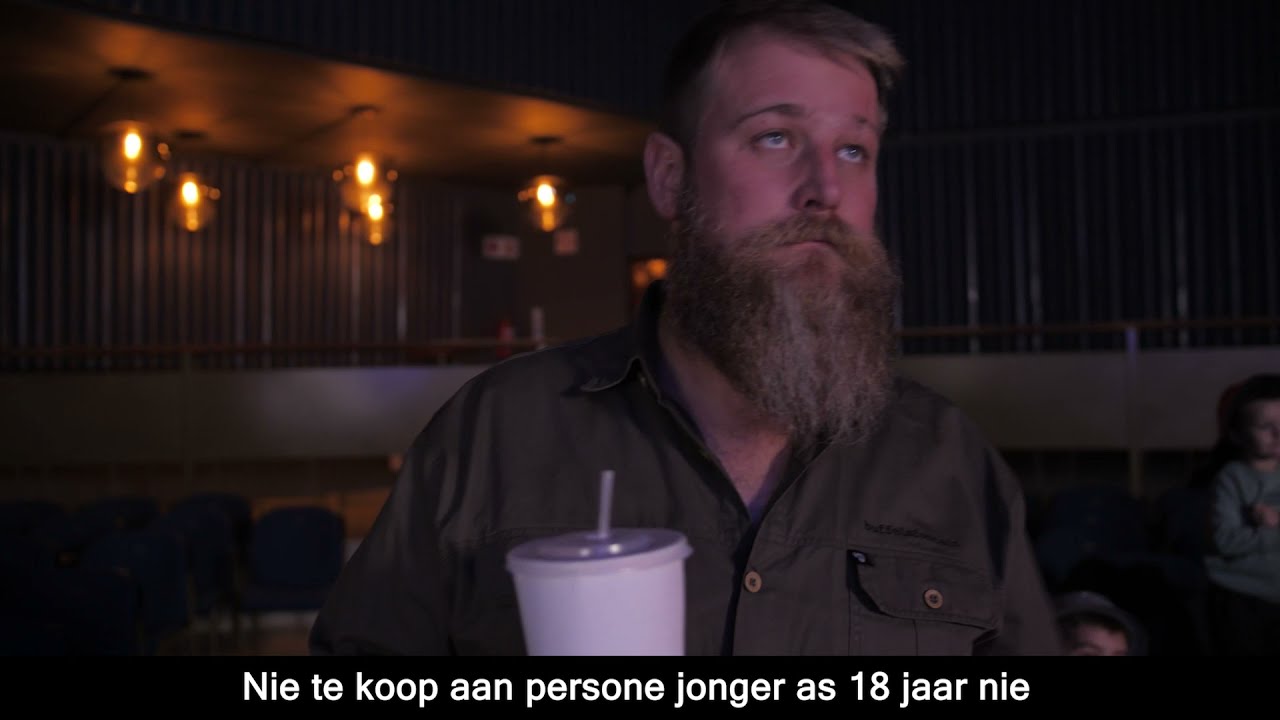 SKOKVIDEO: Swanger vrou drink Buffelsfontein brandewyn!