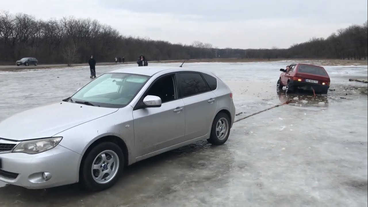 Дав боком на замерзлому ставку. Витяг 2109 з провалля. Потім сам провалився на Subaru під лід 🧊)))