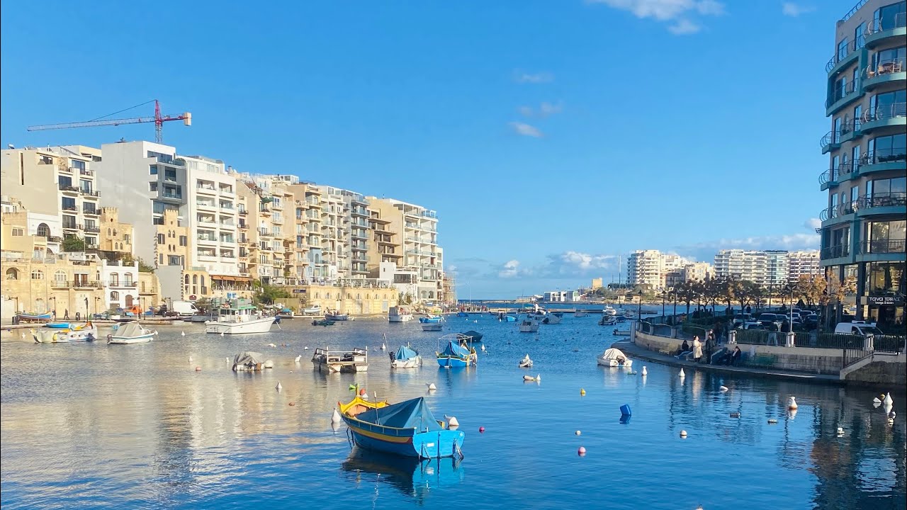 Solo Christmas in MALTA| Boat Day, Christmas Market, Rooftop Dinner, Etc. 