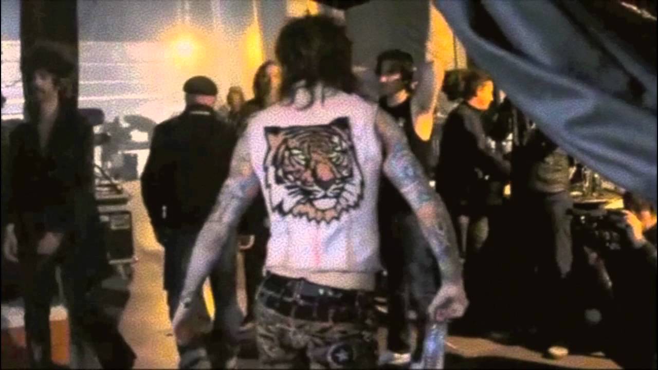 Walk Onstage With The Darkness At Download Festival 2011