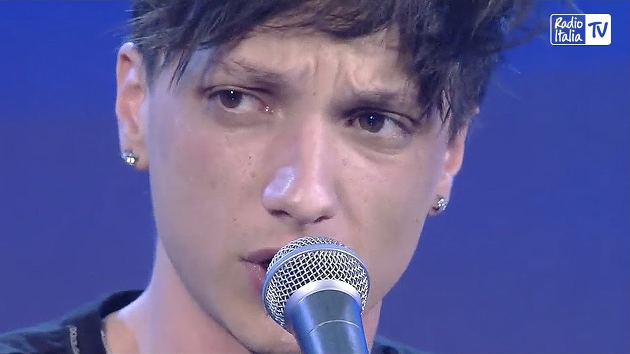 Esibizione Acustica Ultimo - Radio Italia (Live)