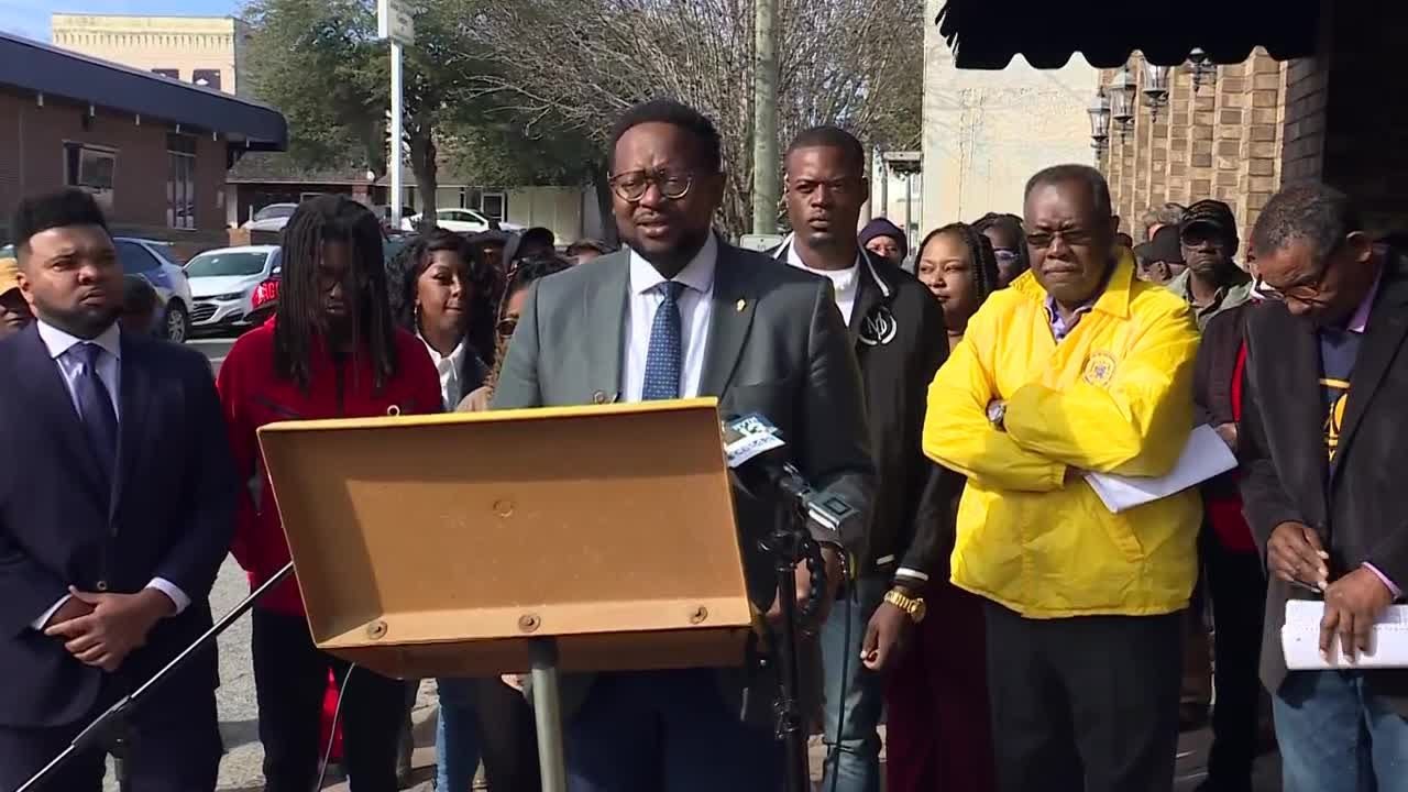 Alabama NAACP holds press conference after police use taser on man in handcuffs in Reform