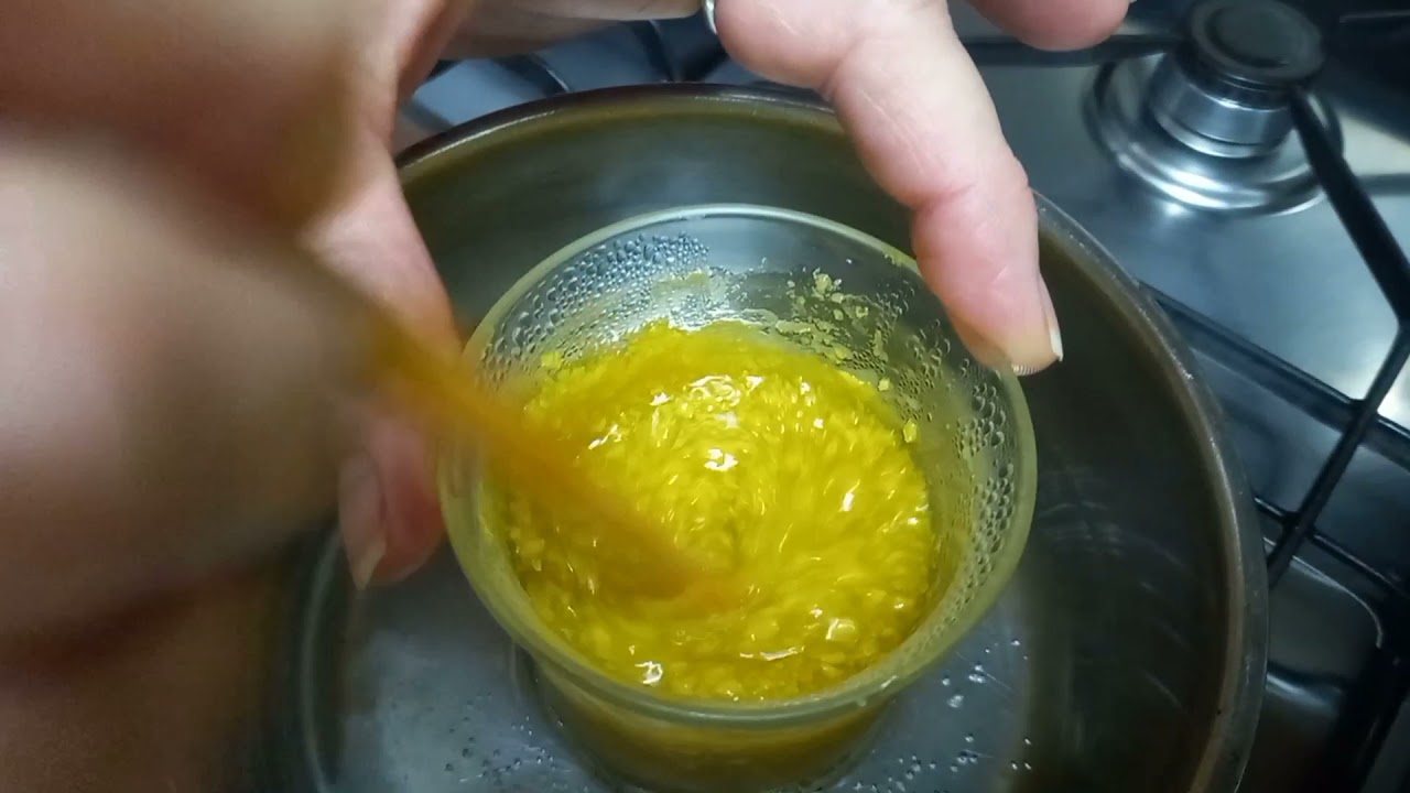 Crema facial antiarrugas casera con cera de abejas (Versión muy densa/sólida)