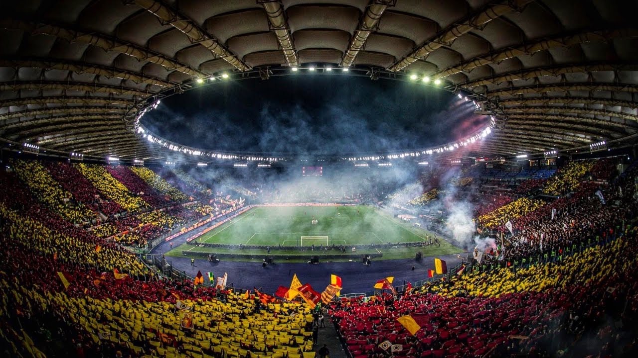 64.000 AS Roma Fans Singing The Anthem!