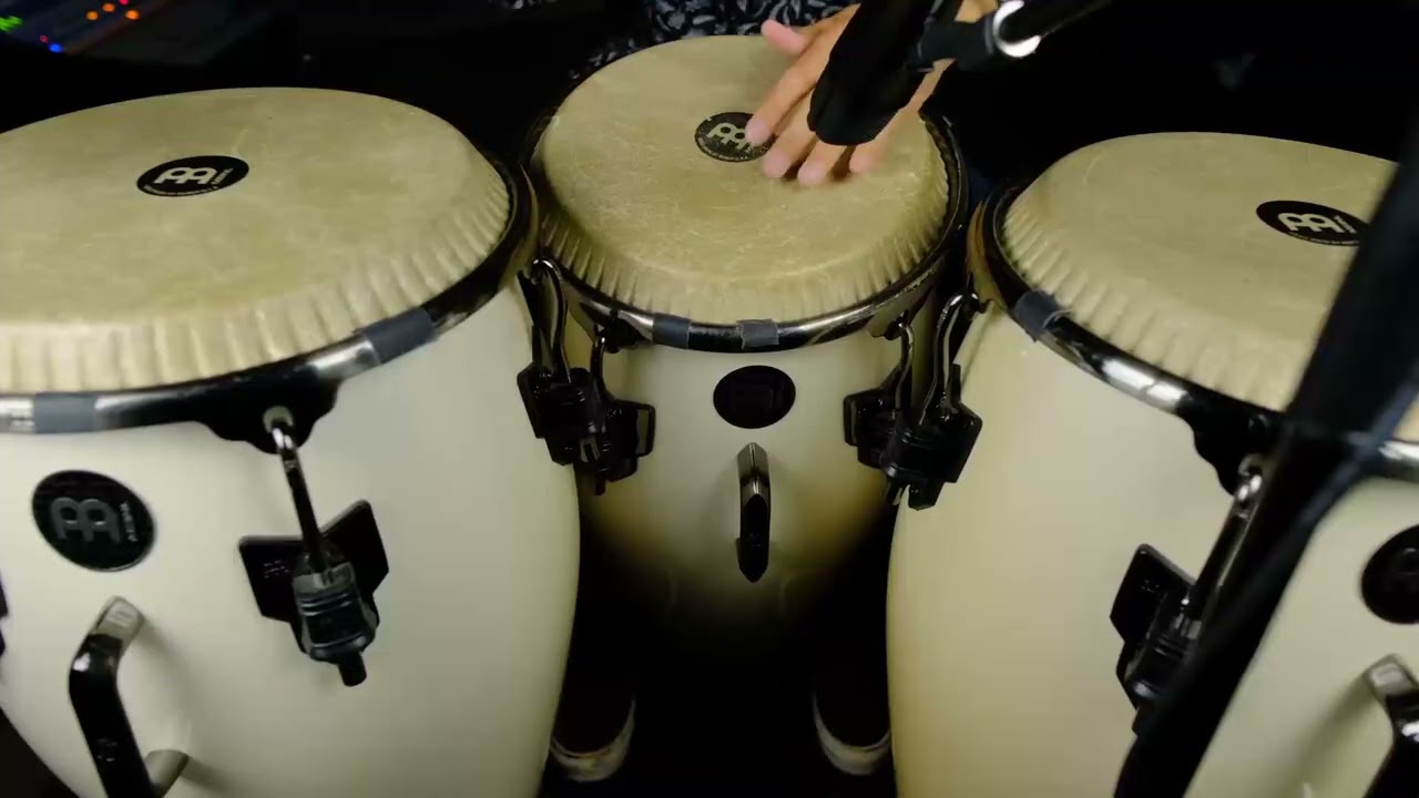 Tumba, Palo, Cucuye - Roberto Serrano