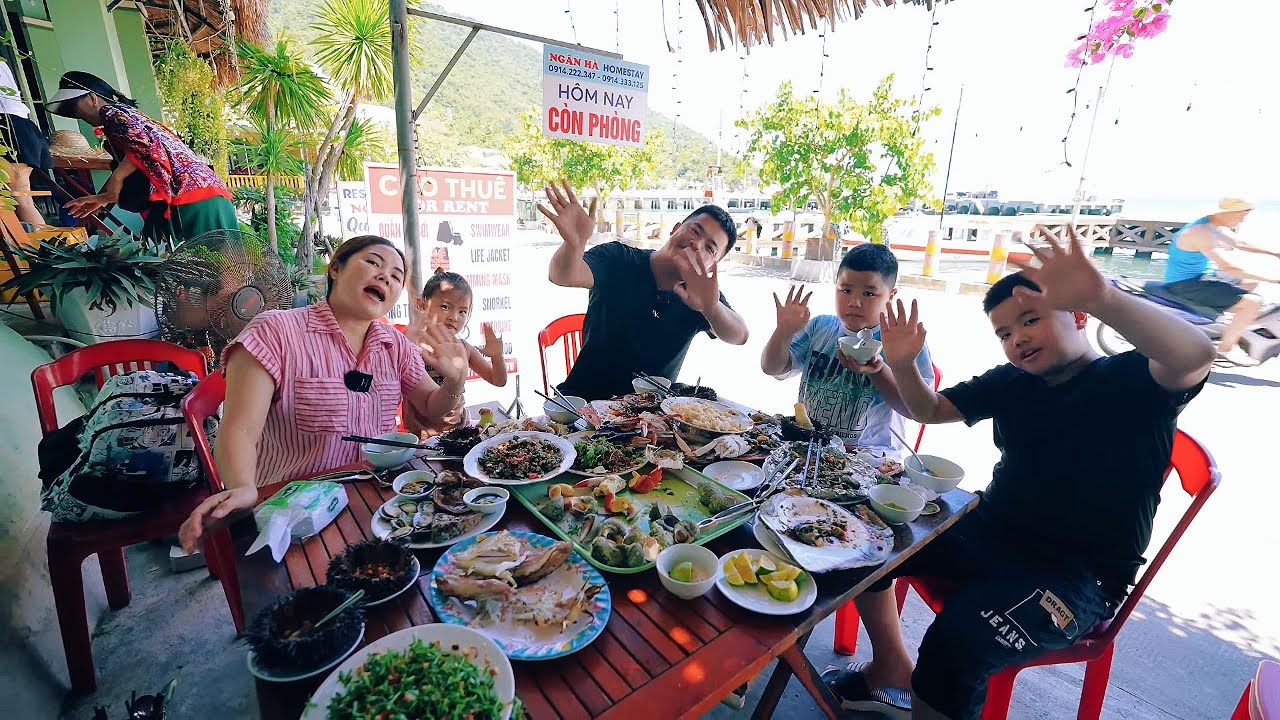 KHÁM PHÁ CÙ LAO CHÀM VÀ TRẢI NGHIỆM ẨM THỰC HẢI SẢN TUYỆT NGON | SAPA TV KID