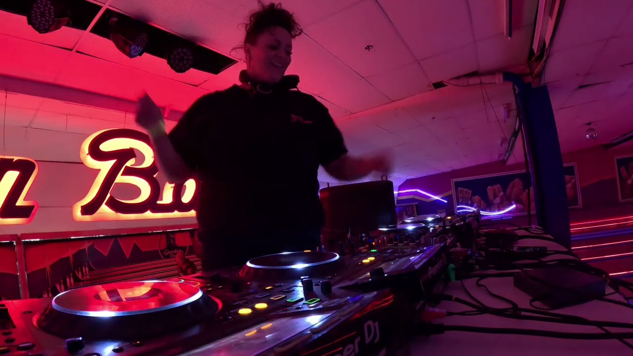 Raedy Lex Sets the Tone 🔥 Live DJ Mix @ Industry Sundays | Detroit