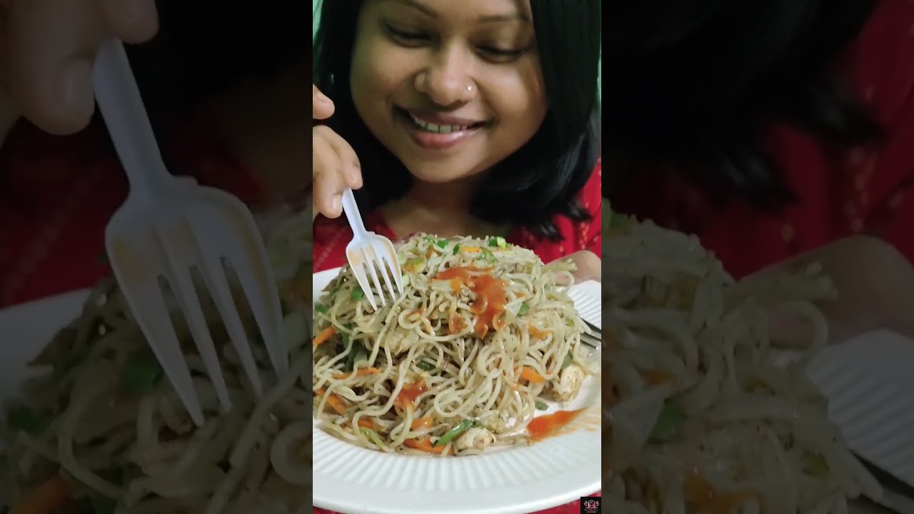 বর অফিস থেকে আসার পথে চিকেন চাউমিন নিয়ে এলো, কার কার ভালো লাগে বন্ধুরা?#reels #youtubeshorts #