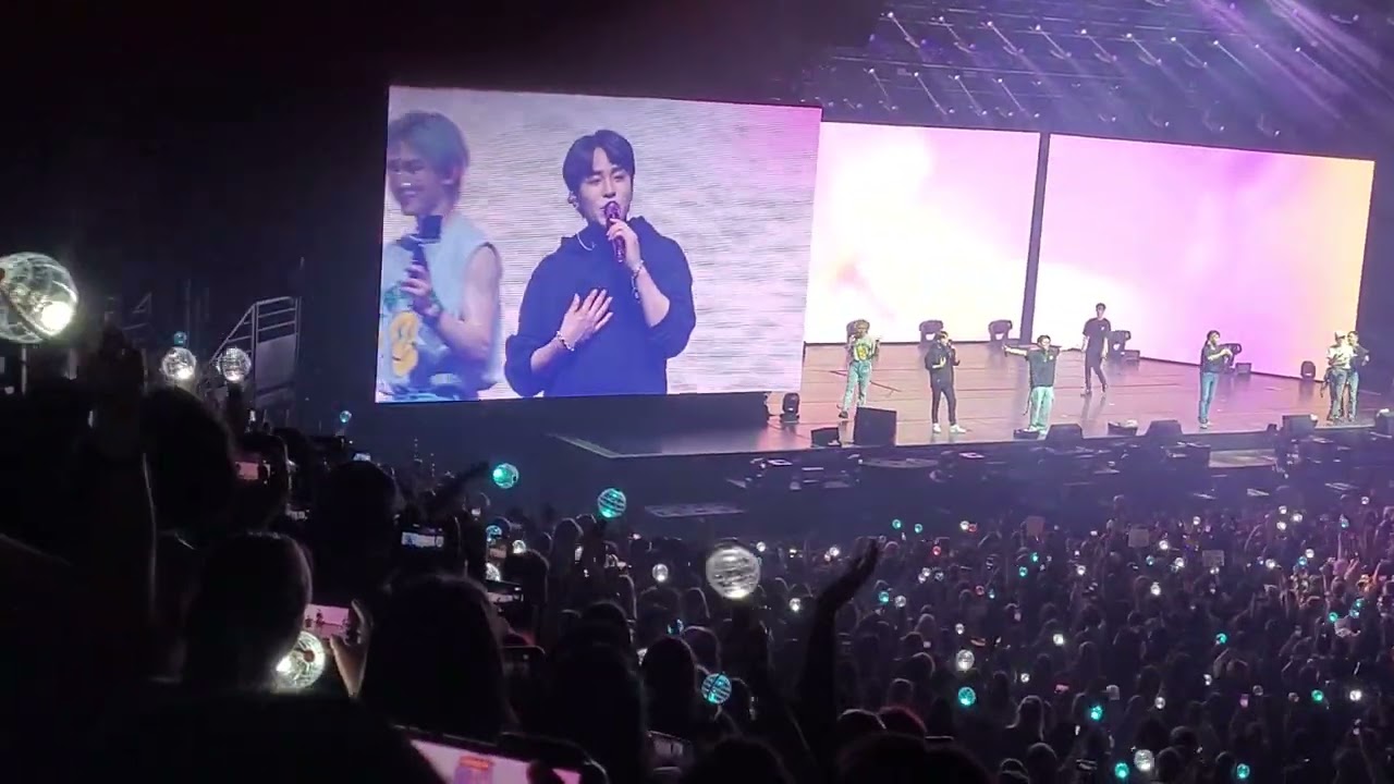 Ateez - Eternal sunshine + Dancing Like Butterfly Wings - THE FELLOWSHIP in PARIS - 040522