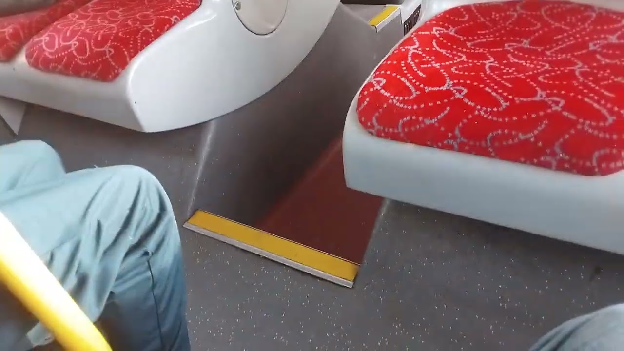 SN61 CYT *2433* on bus route 345