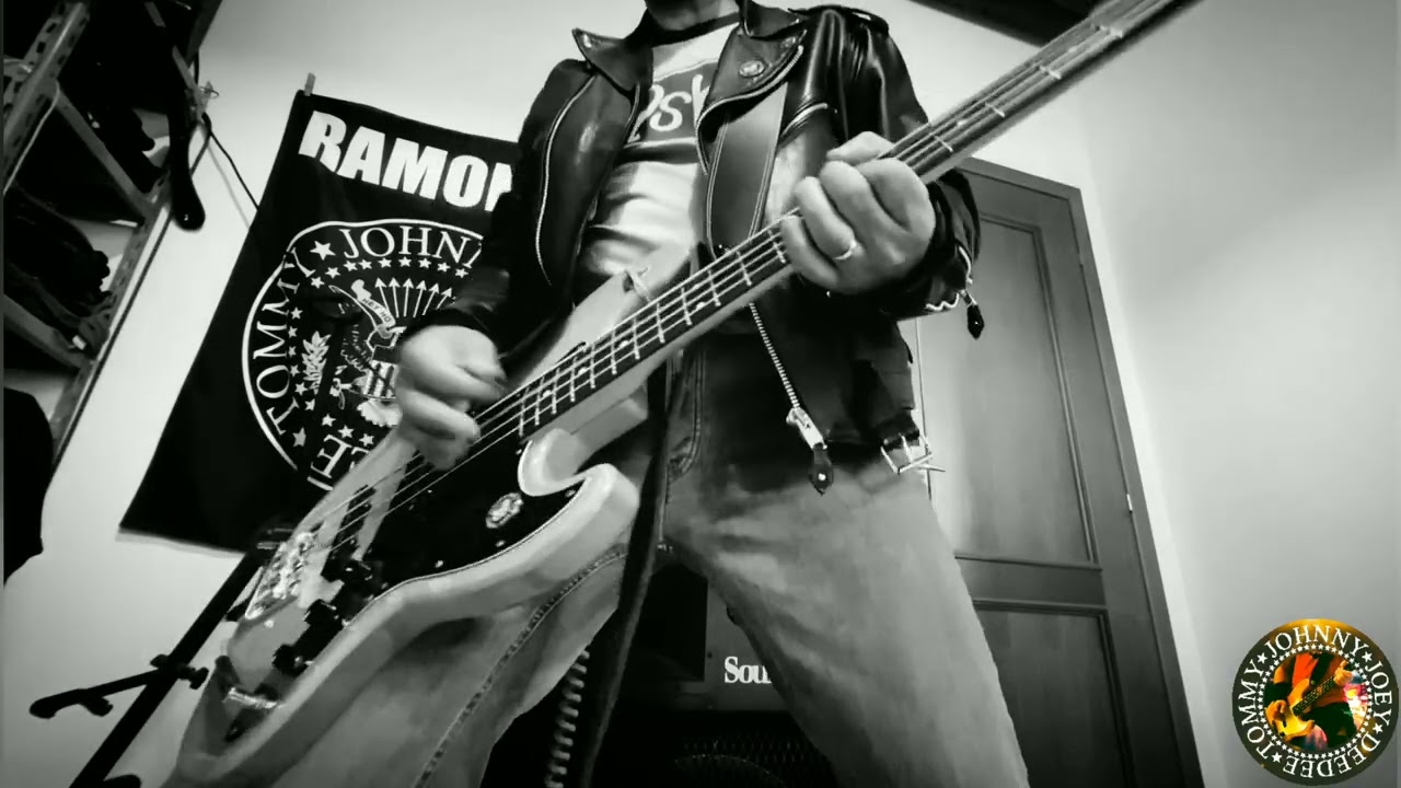 Ramones - She's a Sensation * bass cover without guitar