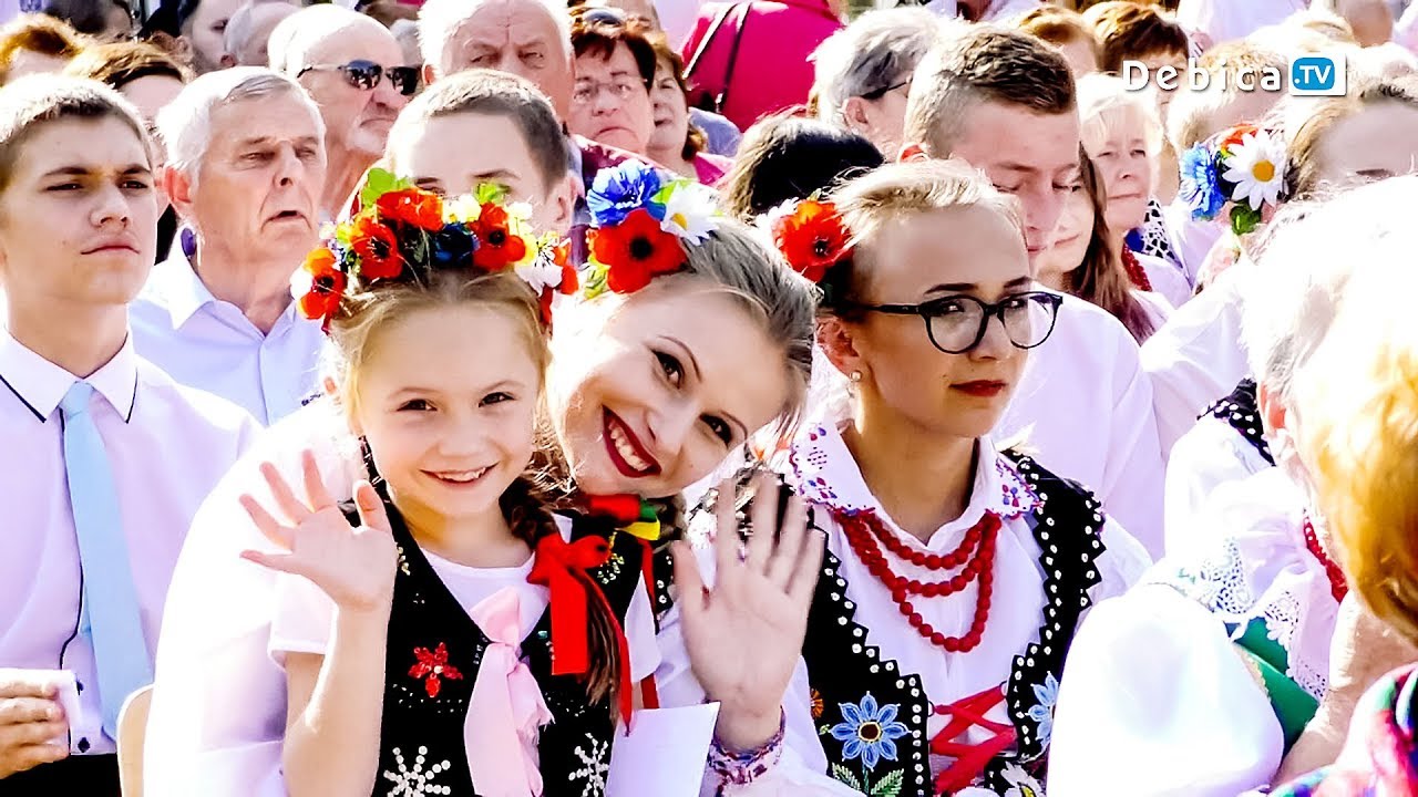 Tradycja i zabawa na Dożynkach Powiatu Dębickiego w Jodłowej
