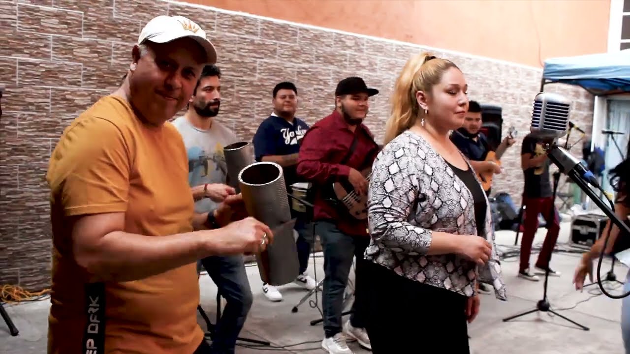 Cumbia Sin Fronteras | Cuerdas de Venezuela (Video Oficial)
