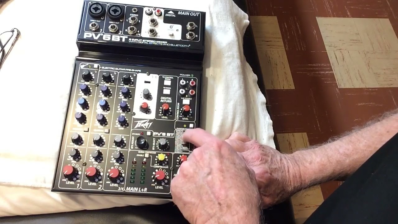 Recording sax using iPad & the Peavey PV6 BT.   Part 1