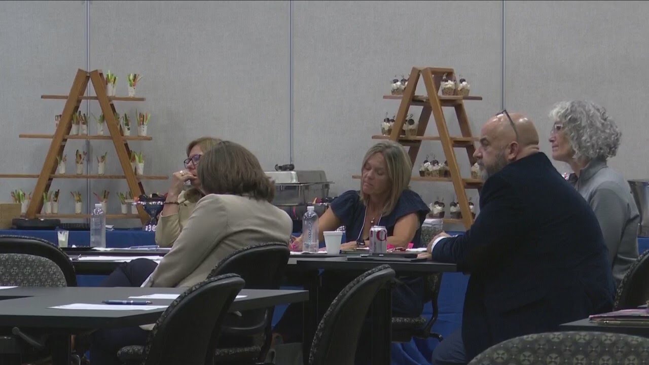 LEO hosts Escanaba roundtable to discuss Michigan Statewide Workforce Plan