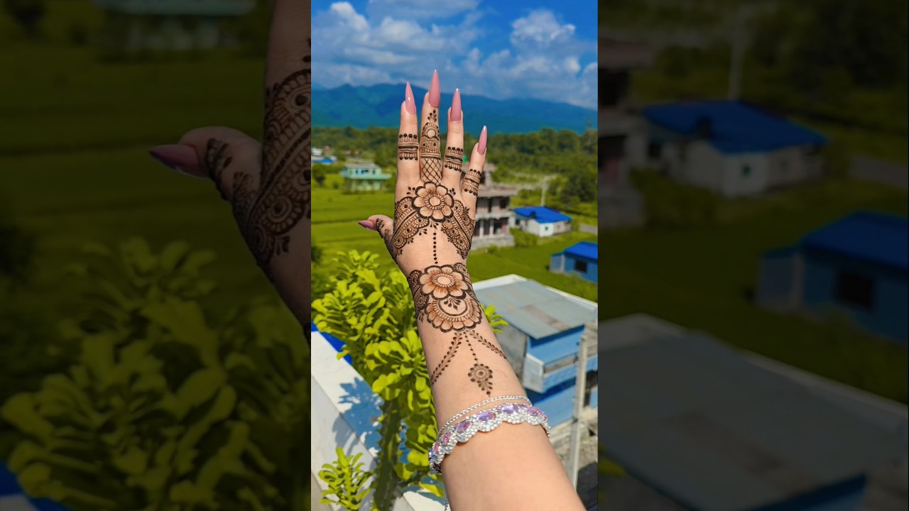 Simple back hand mehndi design