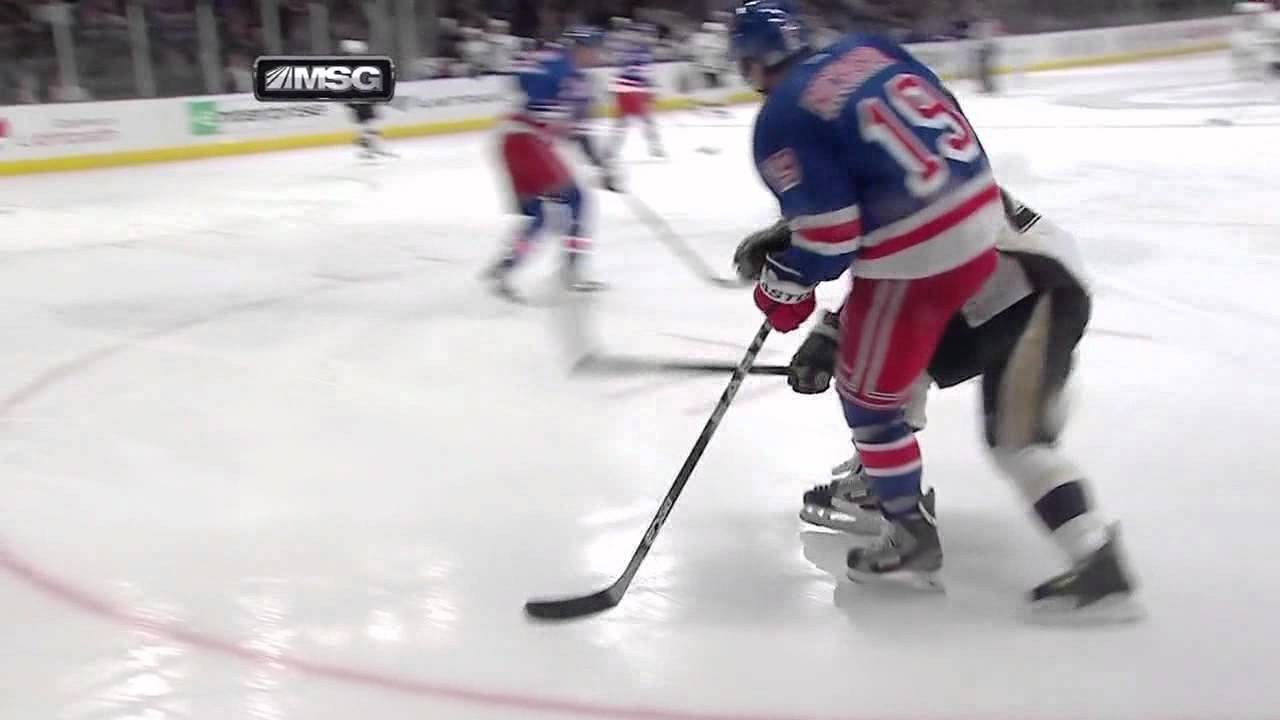 Matt Cooke slewfoots Brad Richards [HD]