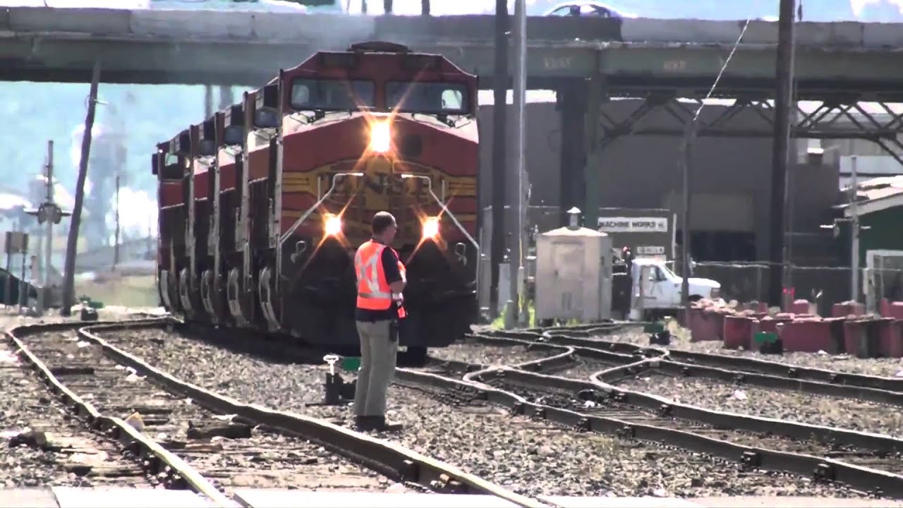 Building an intermodal train on the BNSF, Seattle, 8-10-2010, part 1