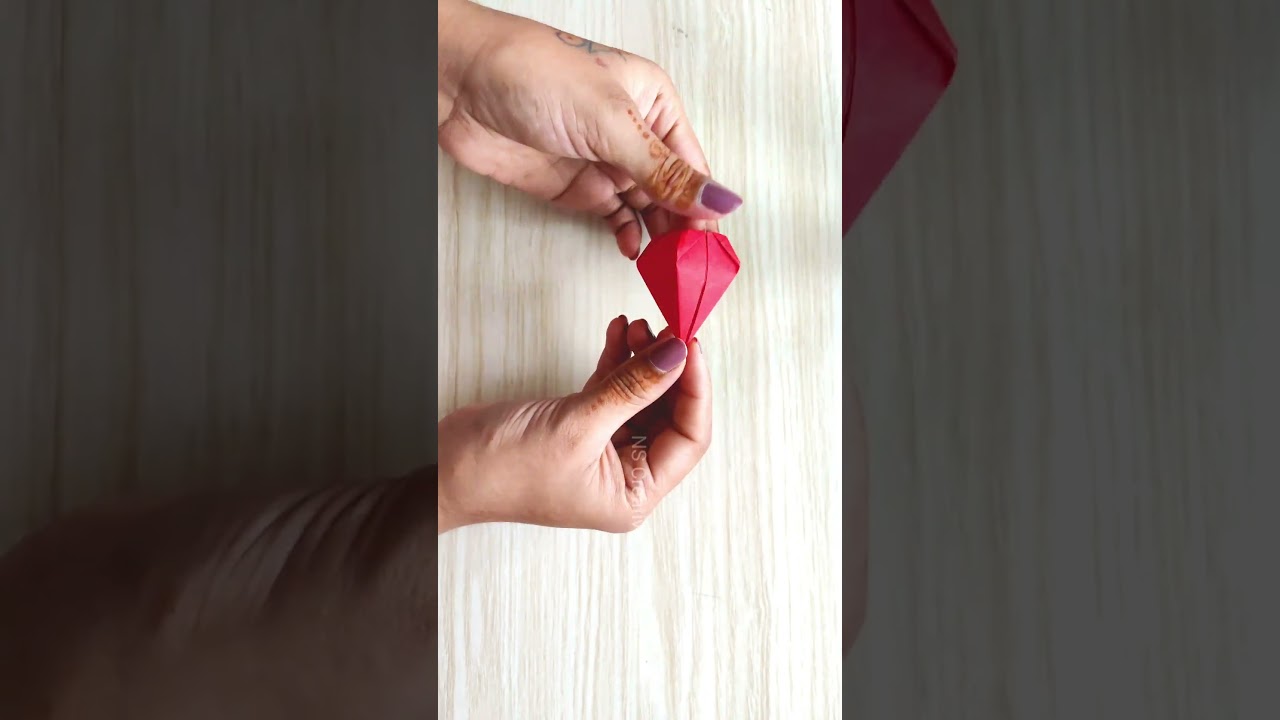 Мастер-класс по изготовлению бумажной клубники || Простая идея для поделки