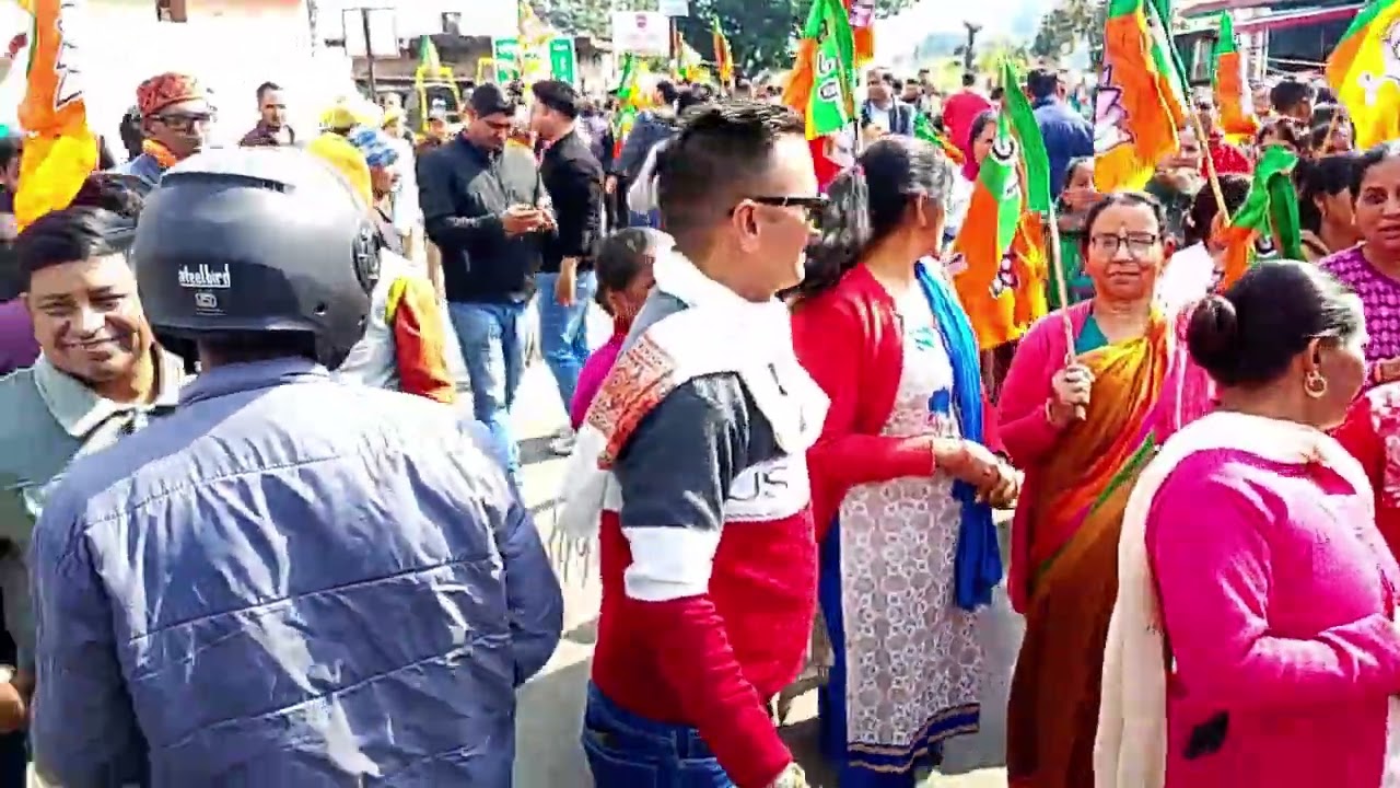 चिल्लातखाल लालढांग मार्ग की स्वीकृति मिलने पर जनता ने विधायक खंडूरी जी का स्वागत किया 