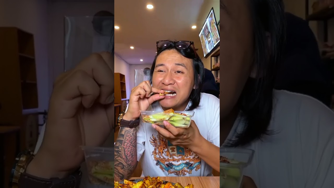 Rujak Buah Bar-bar ⁉️ TAMKOT kuningan #shorts #short #kulinerindonesia