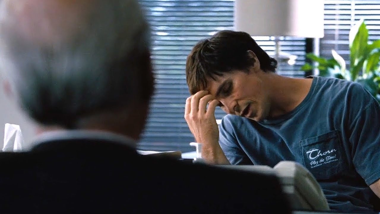 Michael Burry decides to short the housing market &ndash; The Big Short (2015)