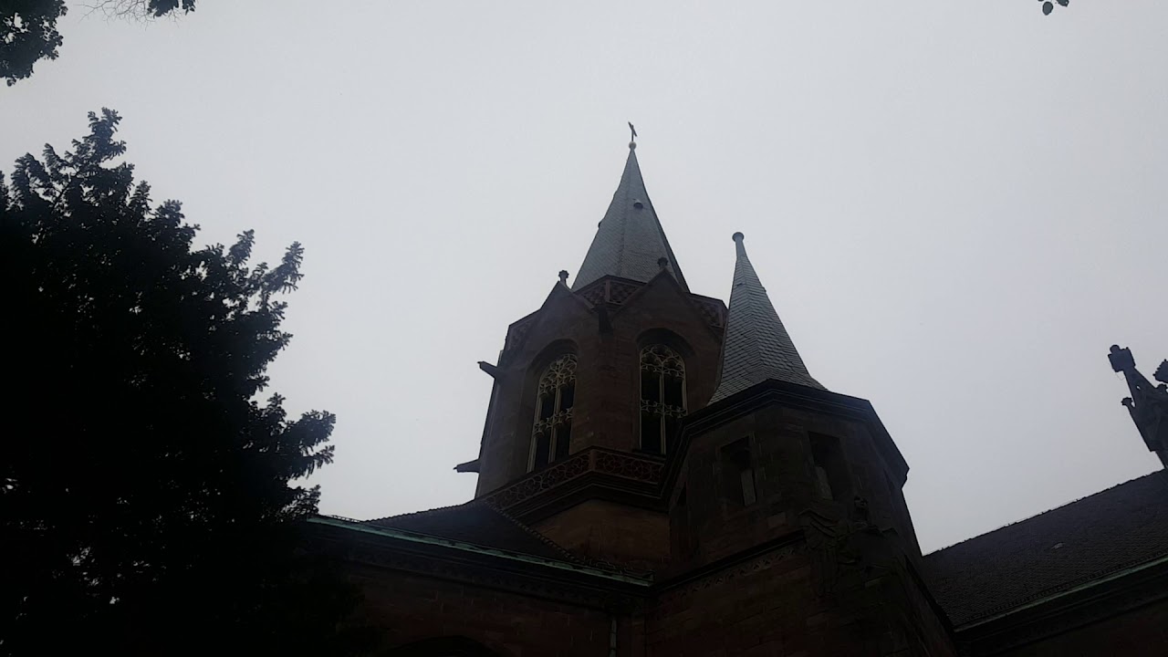 Das 12 Uhr Läuten der Christus Kirche in Karlsruhe