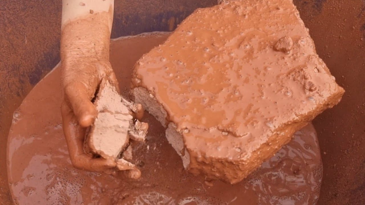 ASMR: Pure red clay crumbling in water, Oddly satisfying, Sleepaid, Mind relaxing, sandment asmr