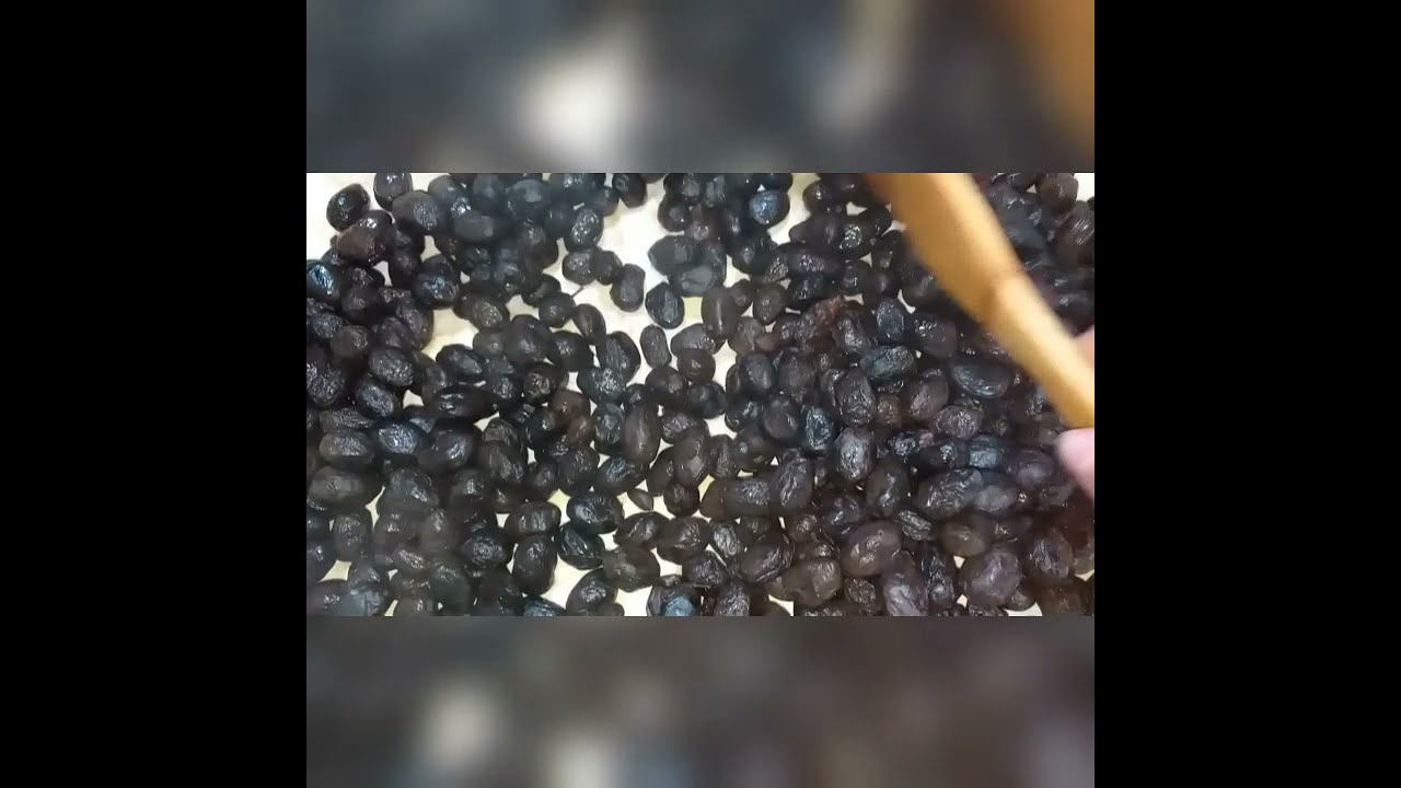 عندك زيتون مالح جدا دخلي تشوفي كيفاش تحيدي منو الملح وتشوفي طريقتي في تنسيم الزيتون الاسود