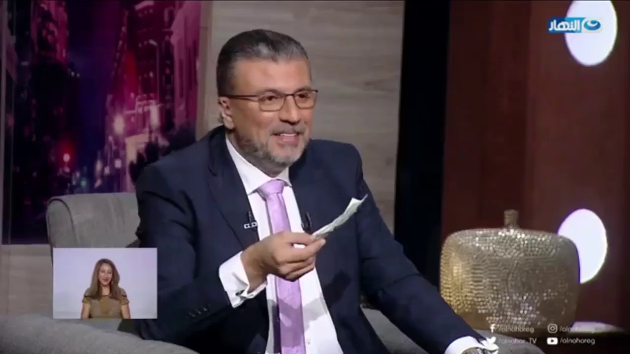 واحد من الناس | الساحر عزام حول ال 100 جنيه ل 100 دولار وسط ذهول عمرو الليثي
