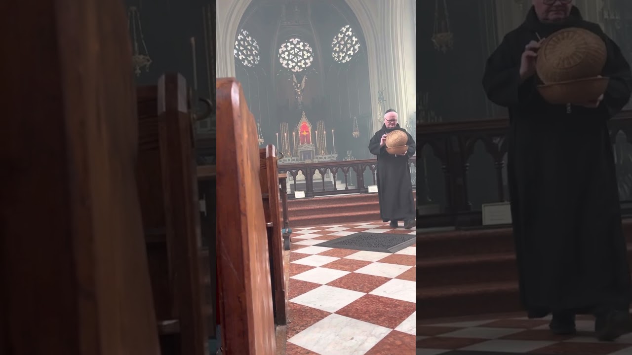 Saint Michael´s Abbey - Farnborough - finale after mass
