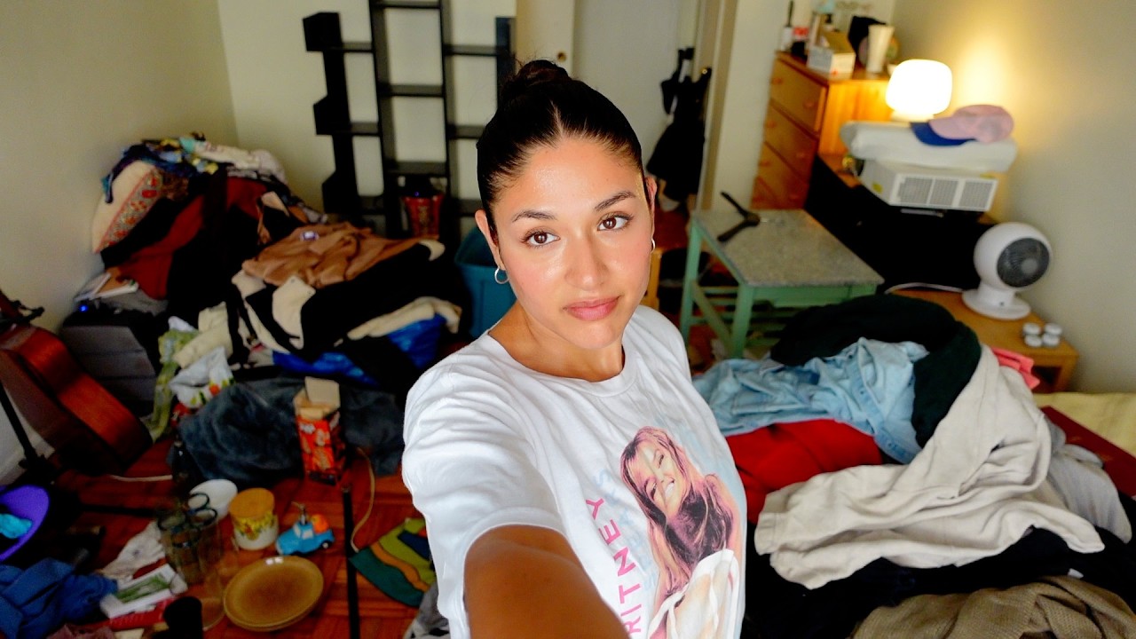 INSANE DECLUTTER + MOVING OUT OF MY STUDIO APARTMENT ❤️&zwj;🩹