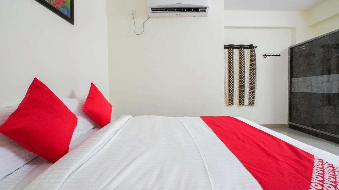 Vaccinated Staff- OYO Flagship 69483 Hotel Dsr Residency, Kondapur, India