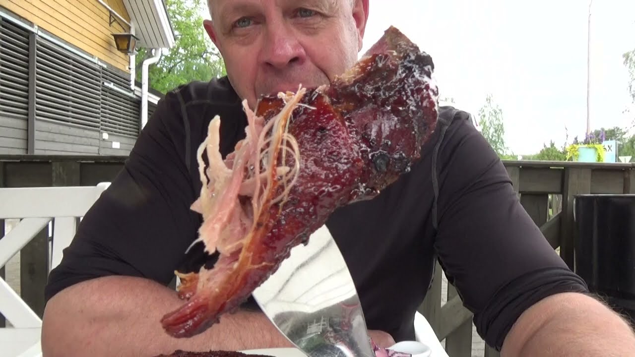 Sikahyvää BBQ:ta keskellä ei mitään!