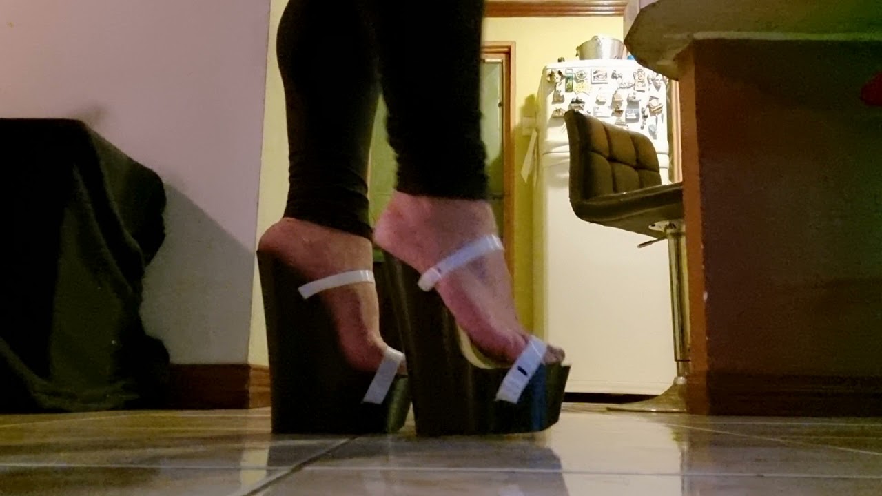 3D Extreme heel mules