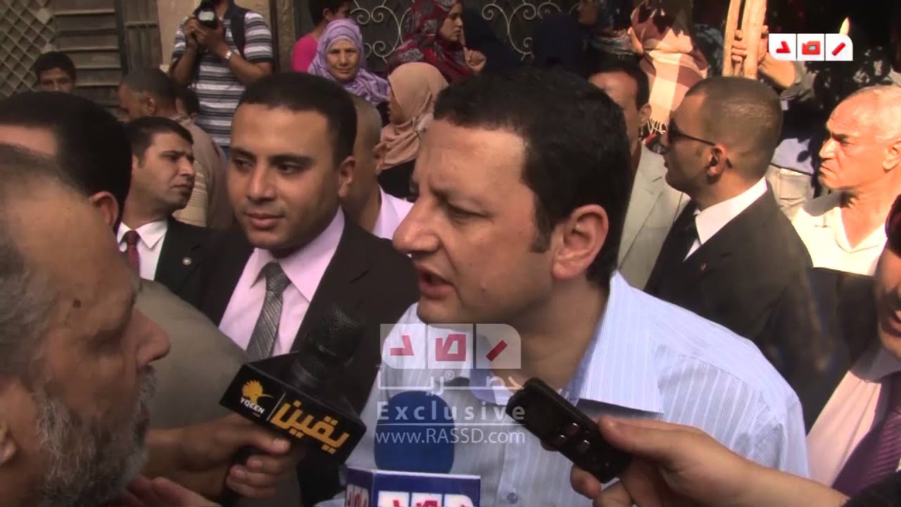 بدون مونتاج . عودة الناس دي هتمشي من غير عيش ... اخبزلي الشوالين دول