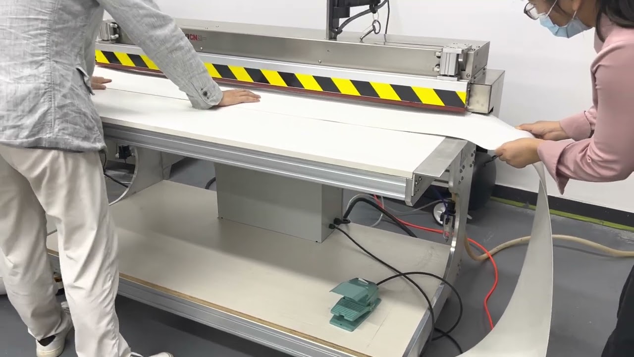 Conveyor belt edge sealing machine